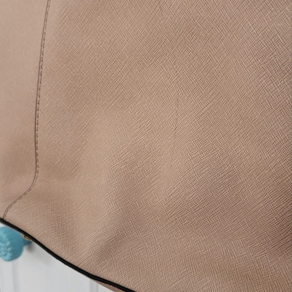 Michael Kors Medium Jet Set Top Handle Tote Bag - Picture 12 of 15